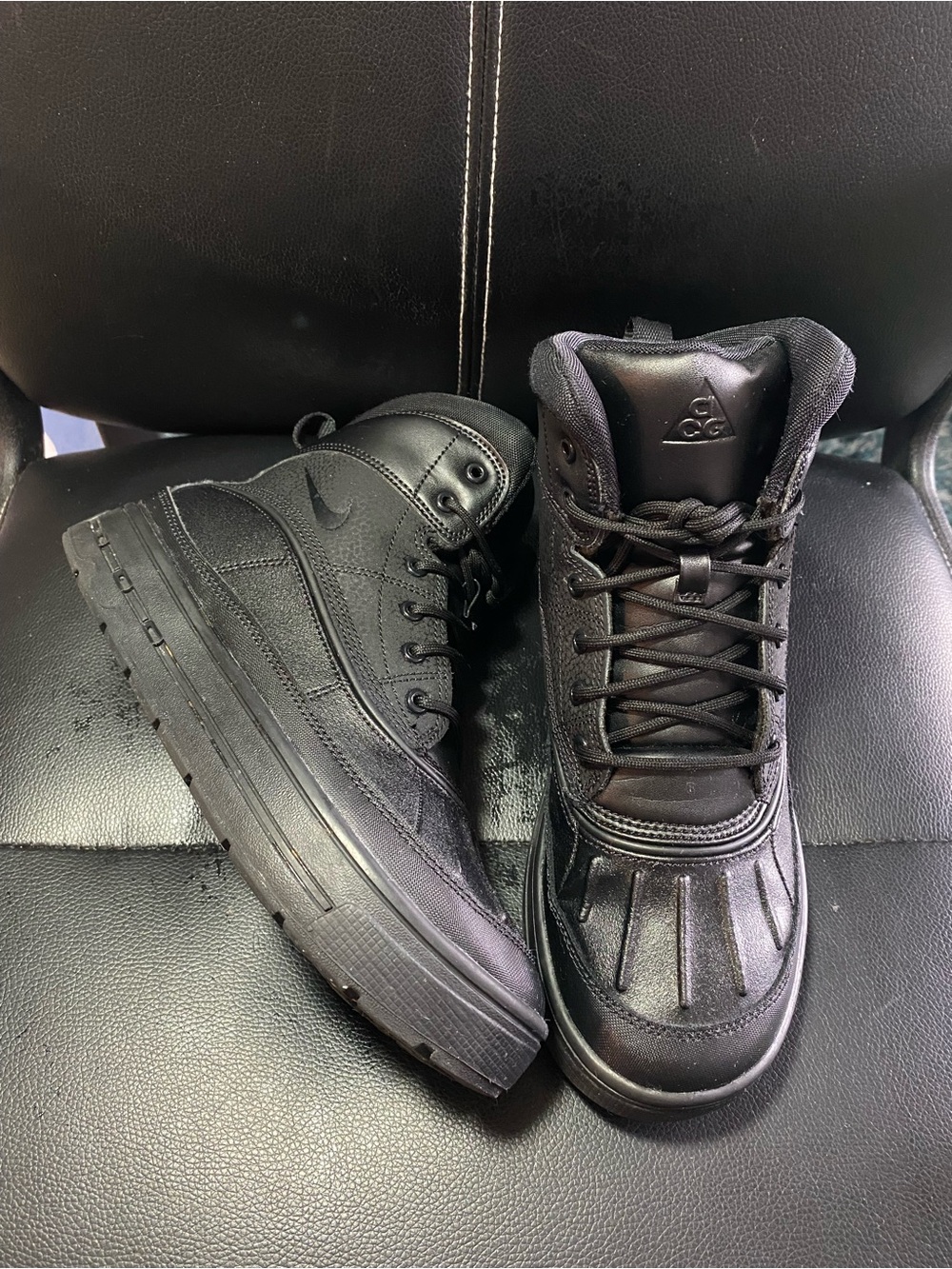 Nike ACG Kids Black High-Top Waterproof Boots Size 6Y